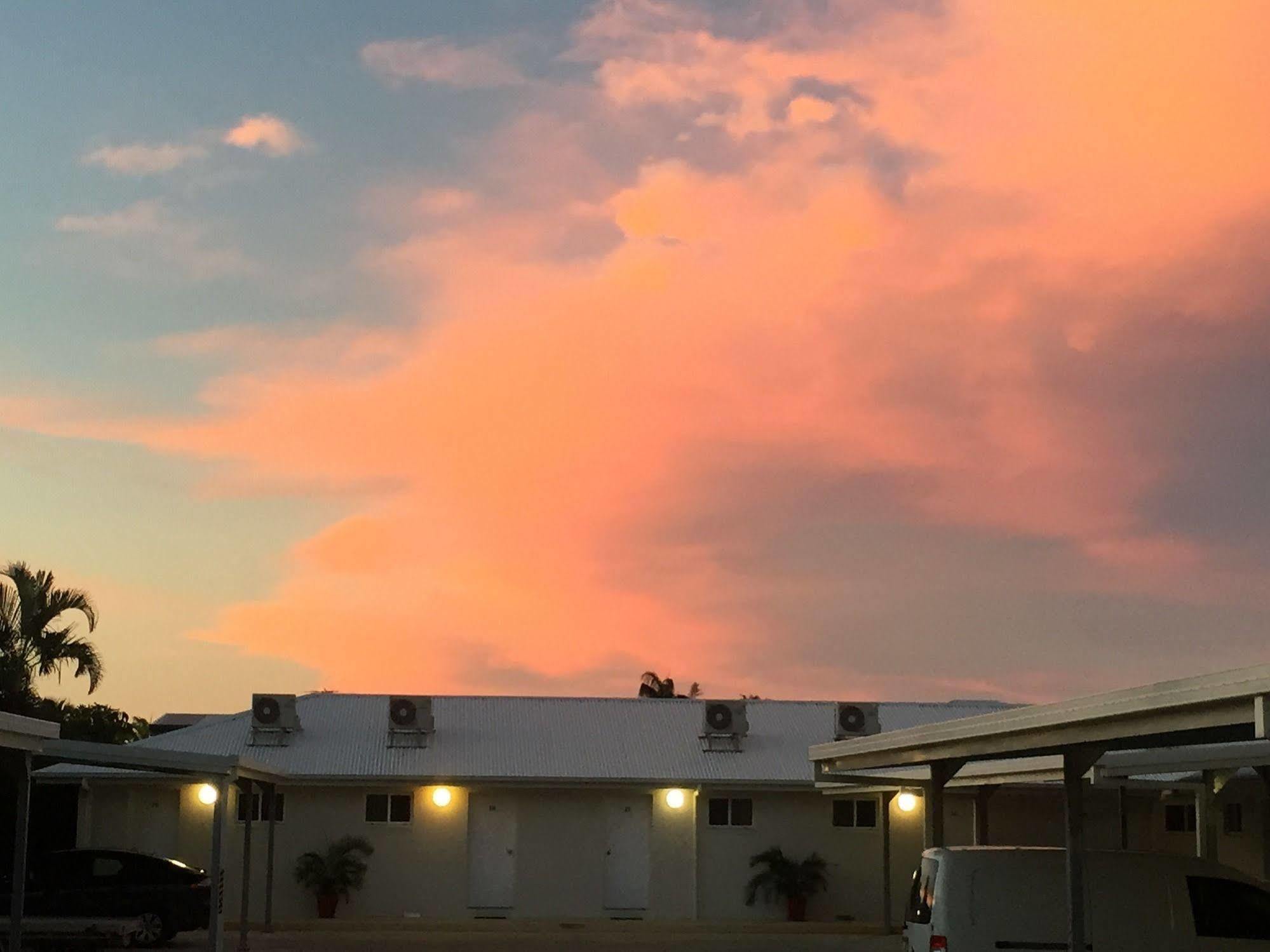 Econo Lodge Beachside Mackay Exterior foto